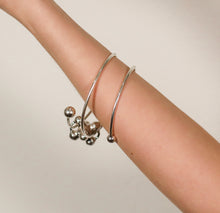 Load image into Gallery viewer, &quot;Merry go round&quot; bracelet
