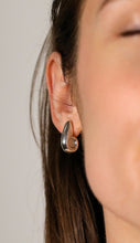 Load image into Gallery viewer, &quot;Ojo&quot; earrings
